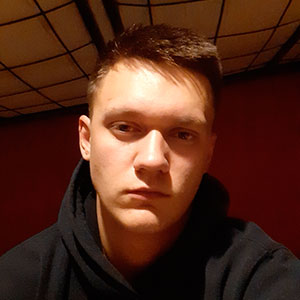 Стас, Коммунар